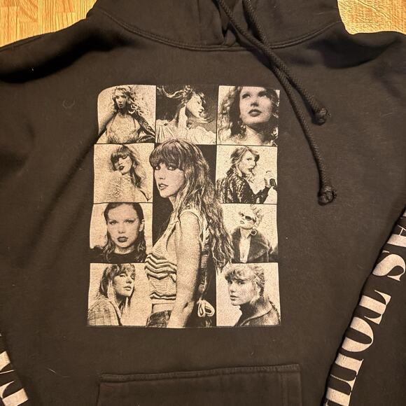 Taylor Swift The Eras Tour Black Hoodie XL Concert Merch - Picture 2 of 5